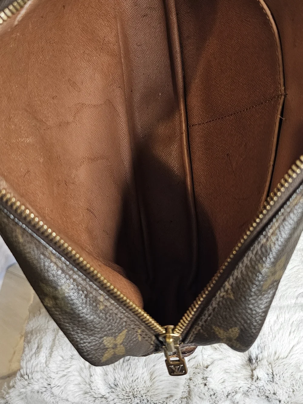 Louis Vuitton Monogram Canvas Toiletry Pouch in Brown and Tan With COA - Picture 6 of 14